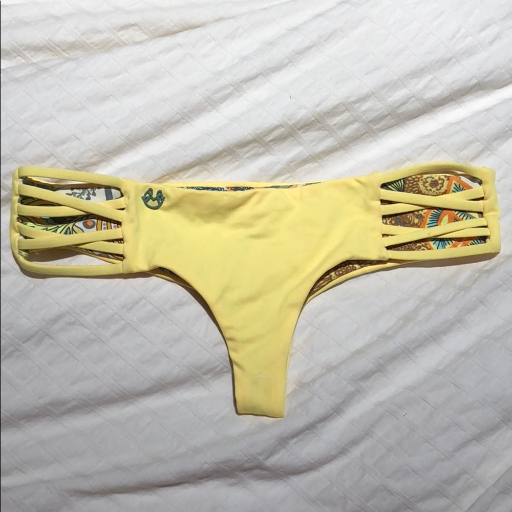 Maaji swim bottoms NWOT